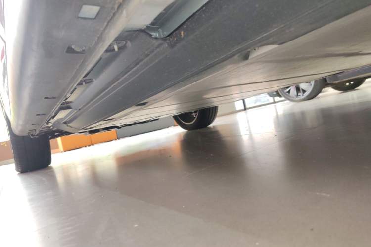 Used Dongfeng Aeolus E70 2023 PRO Smart Drive Edition Left Side Sill
