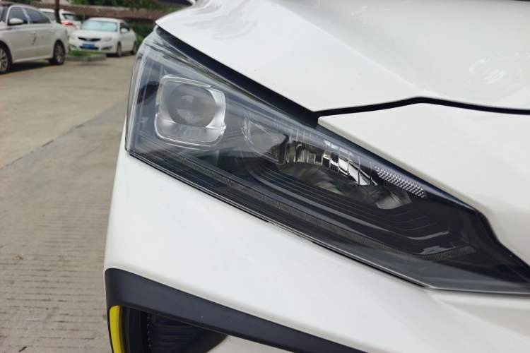 Used Dongfeng Aeolus E70 2023 Revised PRO Smart Drive Version Right Front Headlight