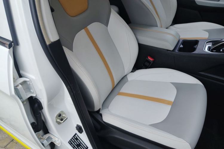 Used Dongfeng Aeolus E70 2023 Revised PRO Smart Drive Version Right Front Seat