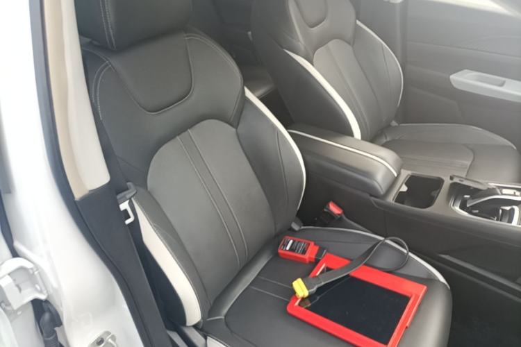 Used Dongfeng Aeolus E70 2023 400H Battery-Swap Rental Version Right Front Seat