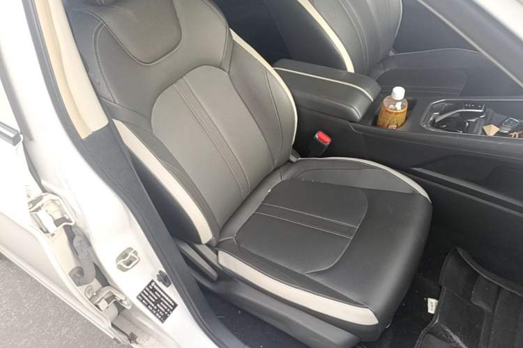 Used Dongfeng Aeolus E70 2023 360H Battery-Swap Version Right Front Seat