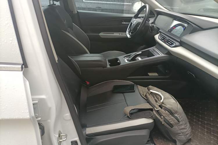 Used Dongfeng Aeolus E70 2023 Revised PRO Smart Drive Version Right Front Seat