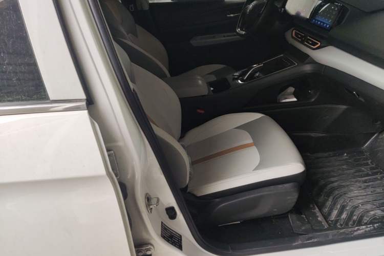 Used Dongfeng Aeolus E70 2023 PRO Comfort Edition Right Front Seat