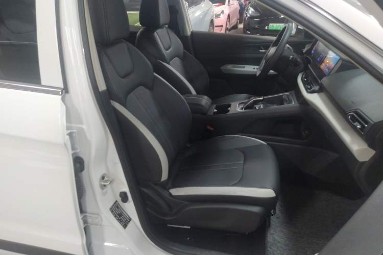 Used Dongfeng Aeolus E70 2023 500 Smart Edition Lithium Iron Phosphate 47.58 kWh Right Front Seat