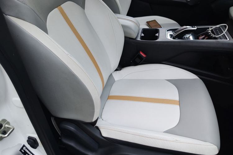 Used Dongfeng Aeolus E70 2023 Revised PRO Smart Drive Version Right Front Seat