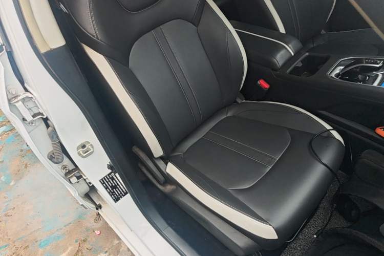 Used Dongfeng Aeolus E70 2023 500 Smart Edition Lithium-Ion Right Front Seat