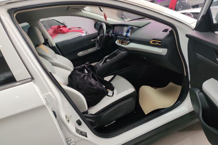 Used Dongfeng Aeolus E70 2023 PRO Smart Drive Edition Right Front Seat