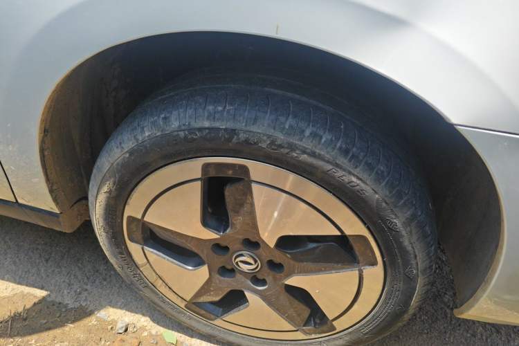 Used Dongfeng Aeolus E70 2023 Revised PRO Smart Drive Version Right Front Wheel Hub