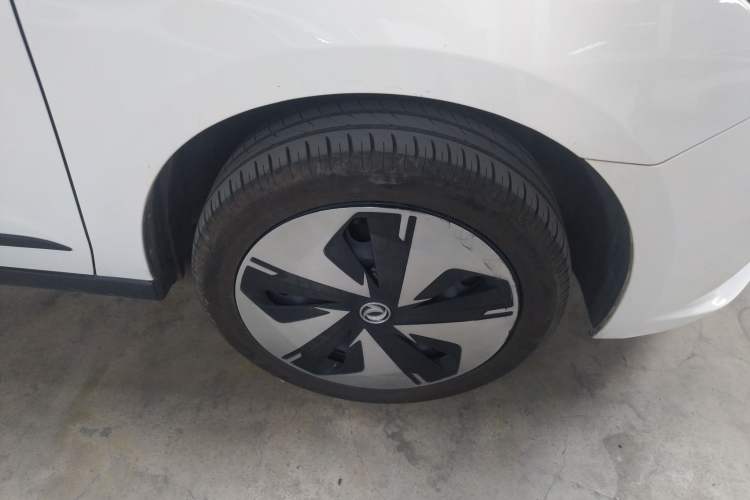 Used Dongfeng Aeolus E70 2023 500 Smart Edition Lithium Iron Phosphate 47.58 kWh Right Front Wheel Hub