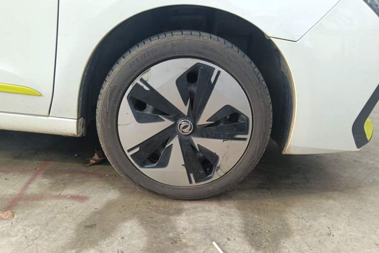 Used Dongfeng Aeolus E70 2023 PRO Smart Drive Edition Right Front Wheel Hub