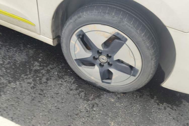 Used Dongfeng Aeolus E70 2023 PRO Comfort Edition Right Front Wheel Hub