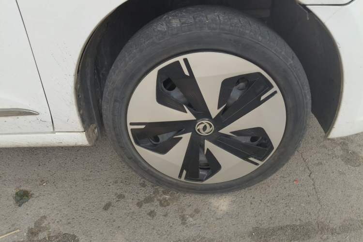 Used Dongfeng Aeolus E70 2023 PRO Comfort Edition Right Front Wheel Hub