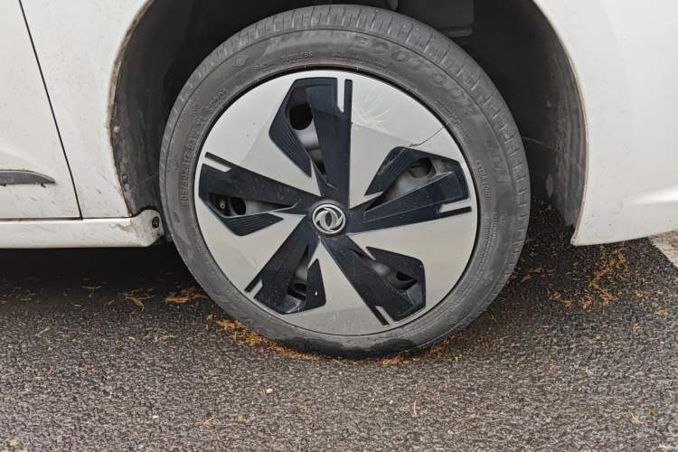 Used Dongfeng Aeolus E70 2023 500 Smart Version Lithium Iron Phosphate 48.6 kWh 110 kW Right Front Wheel Hub
