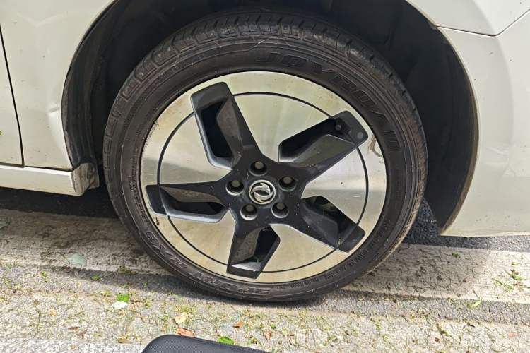 Used Dongfeng Aeolus E70 2023 PRO Comfort Edition Right Front Wheel Hub