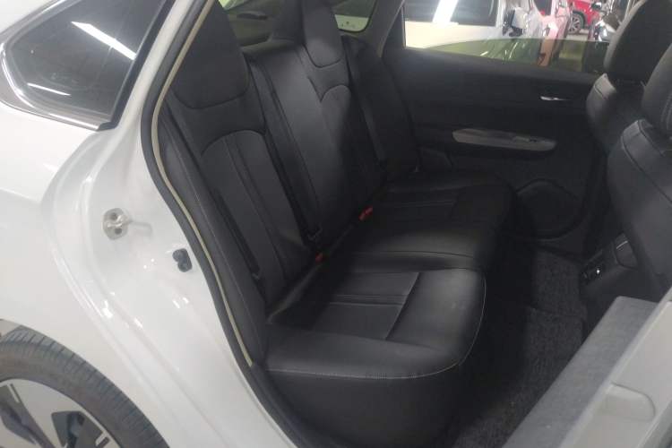 Used Dongfeng Aeolus E70 2023 500 Smart Edition Lithium Iron Phosphate 47.58 kWh Right Rear Seat