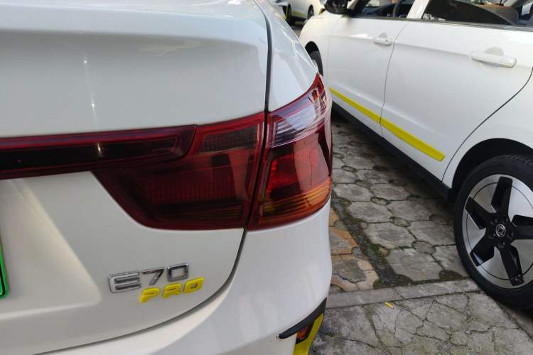 Used Dongfeng Aeolus E70 2023 Revised PRO Smart Drive Version Right Rear Taillight