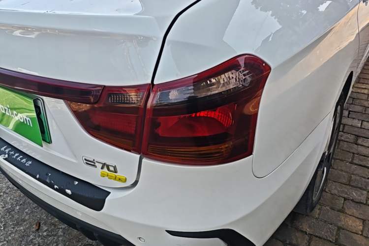 Used Dongfeng Aeolus E70 2023 PRO Smart Drive Edition Right Rear Taillight