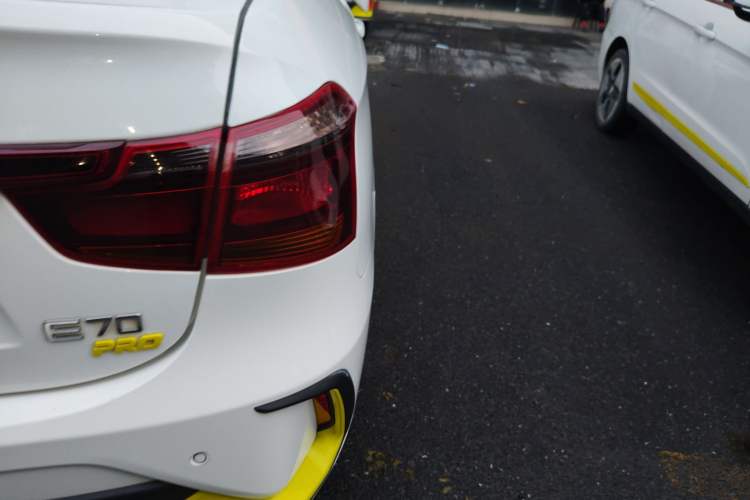 Used Dongfeng Aeolus E70 2023 Revised PRO Smart Drive Version Right Rear Taillight