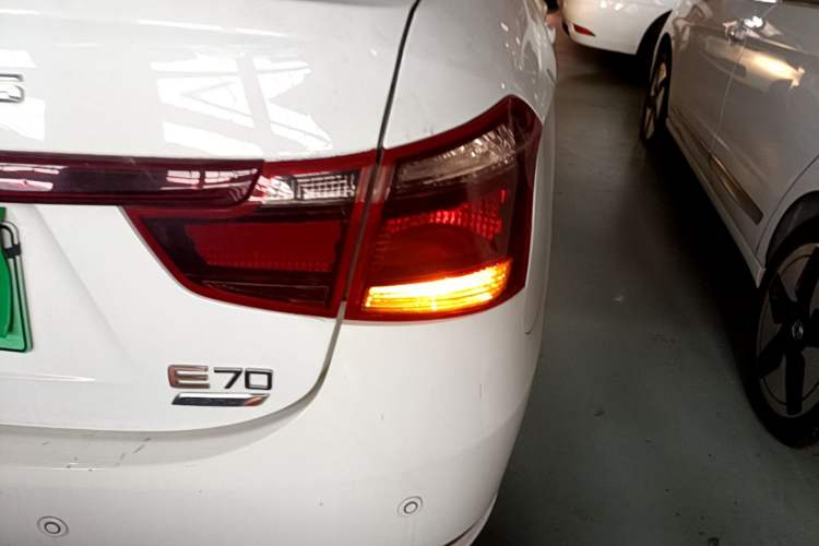 Used Dongfeng Aeolus E70 2023 360H Battery-Swap Version Right Rear Taillight