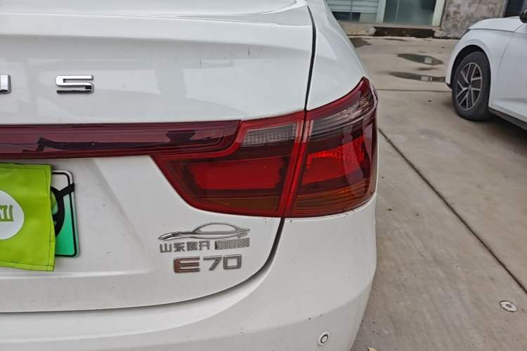 Used Dongfeng Aeolus E70 2023 500 Smart Edition Lithium-Ion Right Rear Taillight