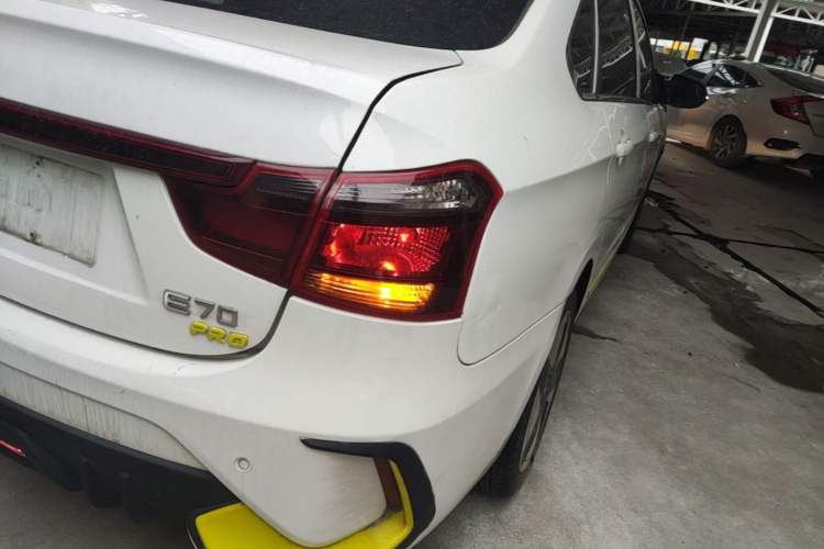Used Dongfeng Aeolus E70 2023 PRO Comfort Edition Right Rear Taillight