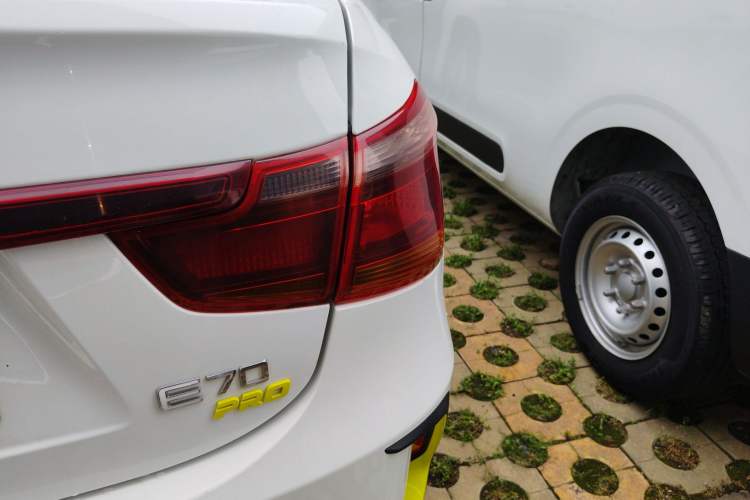 Used Dongfeng Aeolus E70 2023 Revised PRO Smart Drive Version Right Rear Taillight