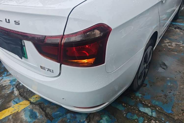 Used Dongfeng Aeolus E70 2023 500 Smart Edition Lithium-Ion Right Rear Taillight