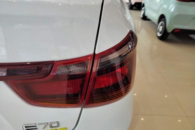 Used Dongfeng Aeolus E70 2023 Revised PRO Smart Drive Version Right Rear Taillight