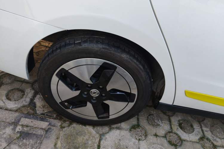 Used Dongfeng Aeolus E70 2023 Revised PRO Smart Drive Version Right Rear Wheel Hub