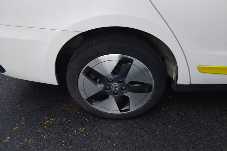 Used Dongfeng Aeolus E70 2023 Revised PRO Smart Drive Version Right Rear Wheel Hub