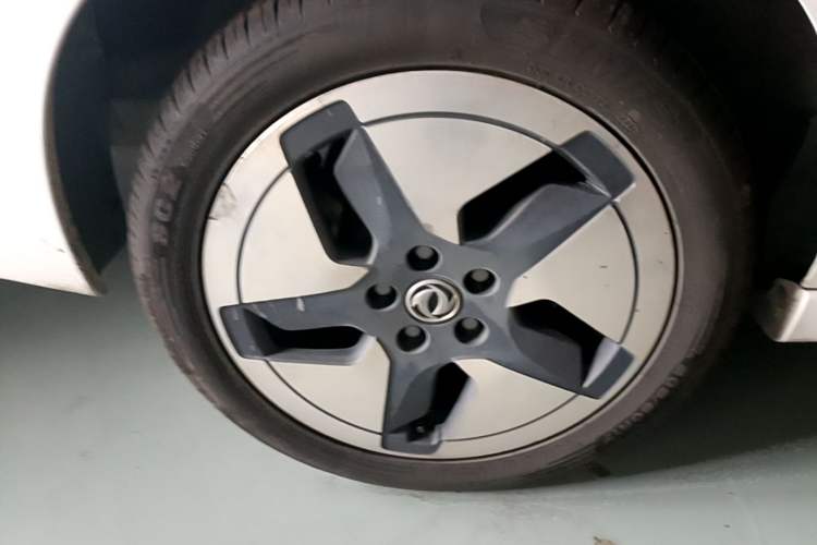 Used Dongfeng Aeolus E70 2023 360H Battery-Swap Version Right Rear Wheel Hub