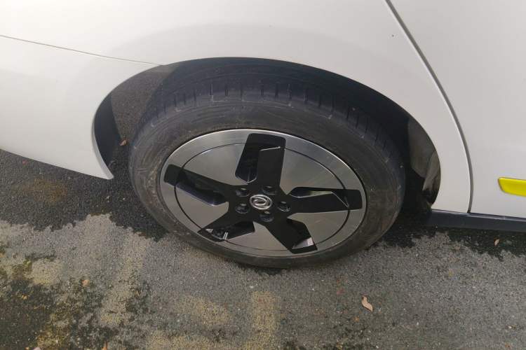 Used Dongfeng Aeolus E70 2023 Revised PRO Smart Drive Version Right Rear Wheel Hub