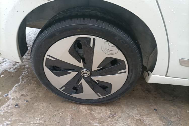 Used Dongfeng Aeolus E70 2023 Revised PRO Smart Drive Version Right Rear Wheel Hub