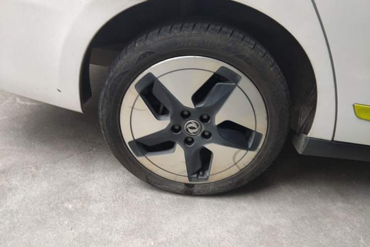 Used Dongfeng Aeolus E70 2023 PRO Comfort Edition Right Rear Wheel Hub