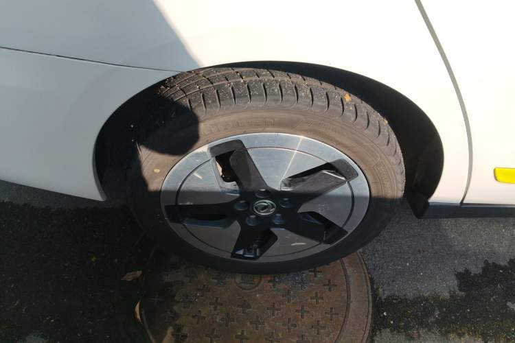 Used Dongfeng Aeolus E70 2023 Revised PRO Smart Drive Version Right Rear Wheel Hub