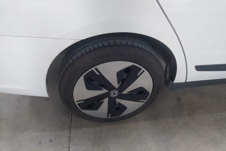 Used Dongfeng Aeolus E70 2023 500 Smart Edition Lithium Iron Phosphate 47.58 kWh Right Rear Wheel Hub
