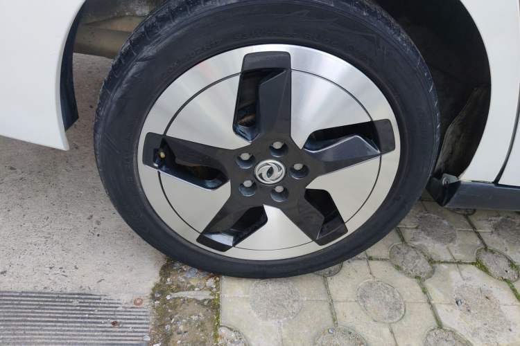 Used Dongfeng Aeolus E70 2023 Revised PRO Smart Drive Version Right Rear Wheel Hub