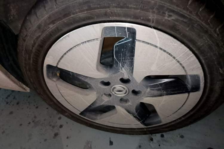 Used Dongfeng Aeolus E70 2023 360H Battery-Swap Version Right Rear Wheel Hub
