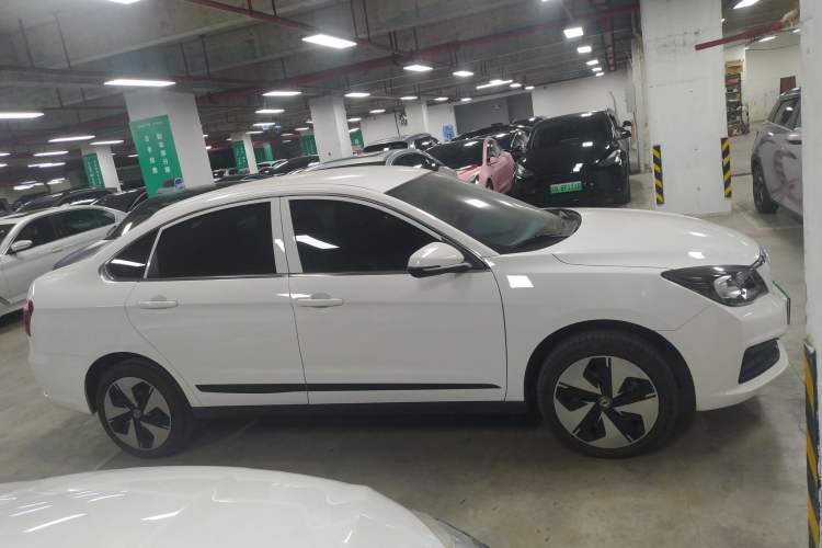 Used Dongfeng Aeolus E70 2023 500 Smart Edition Lithium Iron Phosphate 47.58 kWh Right Side