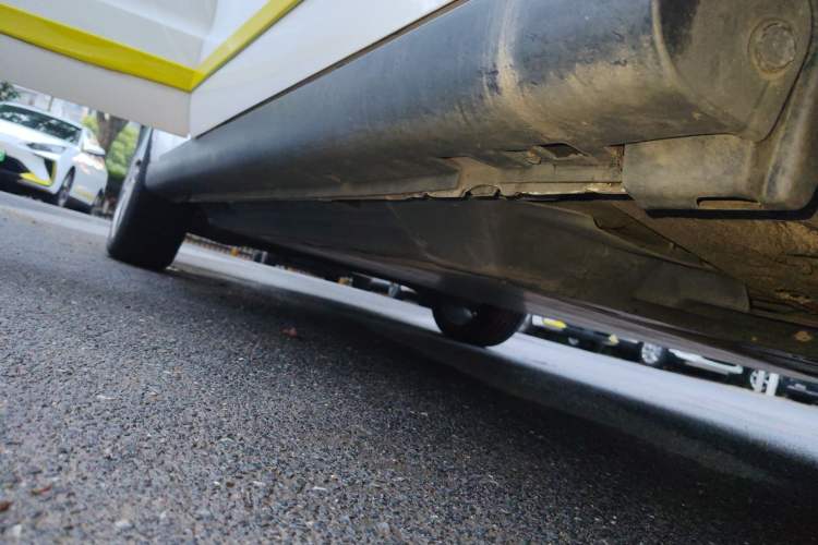 Used Dongfeng Aeolus E70 2023 Revised PRO Smart Drive Version Right Side Sill
