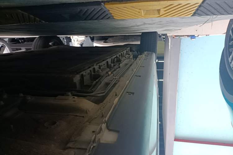 Used Dongfeng Aeolus E70 2023 400H Battery-Swap Rental Version Right Side Sill