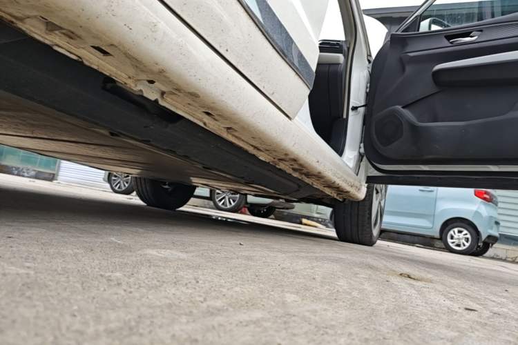 Used Dongfeng Aeolus E70 2023 500 Smart Edition Lithium-Ion Right Side Sill