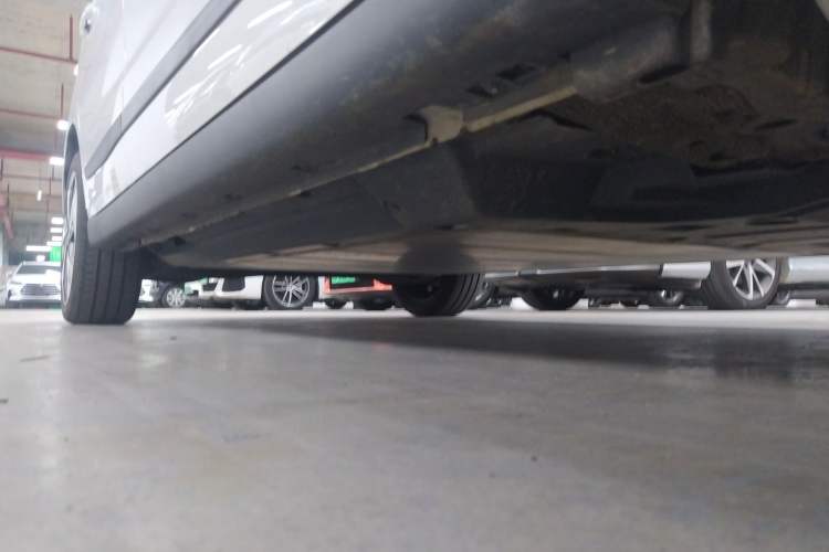 Used Dongfeng Aeolus E70 2023 500 Smart Edition Lithium Iron Phosphate 47.58 kWh Right Side Sill