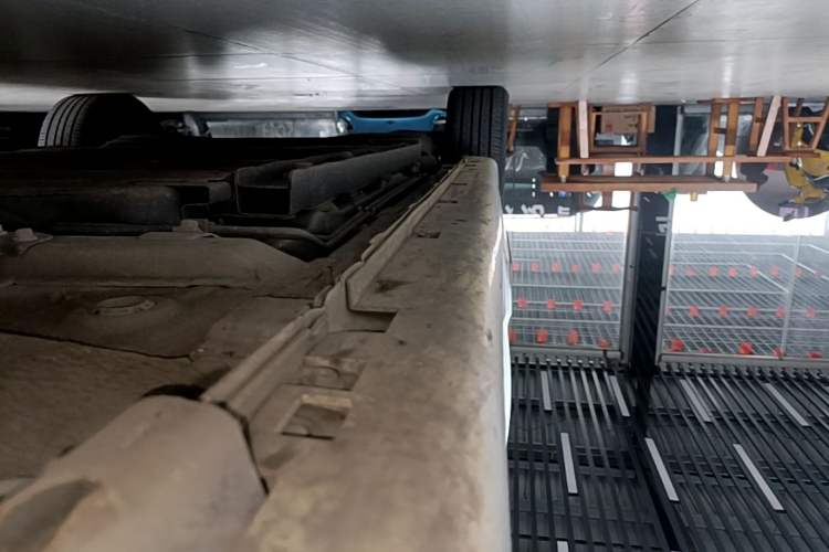 Used Dongfeng Aeolus E70 2023 360H Battery-Swap Version Right Side Sill
