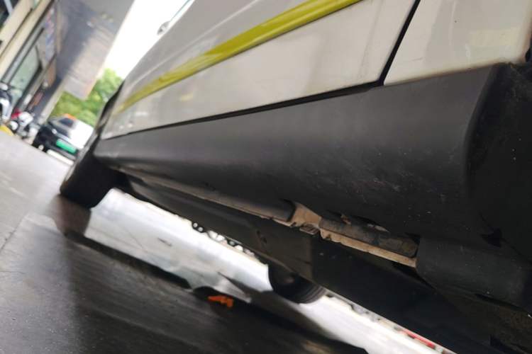 Used Dongfeng Aeolus E70 2023 Revised PRO Smart Drive Version Right Side Sill