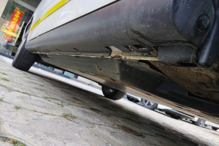 Used Dongfeng Aeolus E70 2023 Revised PRO Smart Drive Version Right Side Sill