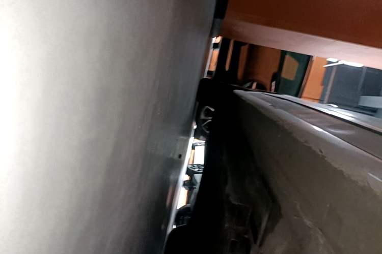 Used Dongfeng Aeolus E70 2023 360H Battery-Swap Version Right Side Sill