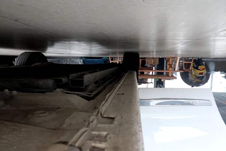 Used Dongfeng Aeolus E70 2023 360H Battery-Swap Version Right Side Sill