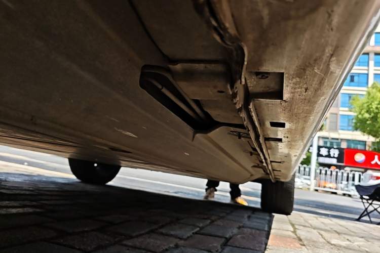 Used Dongfeng Aeolus E70 2023 PRO Smart Drive Edition Right Side Sill