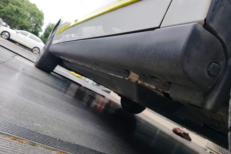 Used Dongfeng Aeolus E70 2023 Revised PRO Smart Drive Version Right Side Sill
